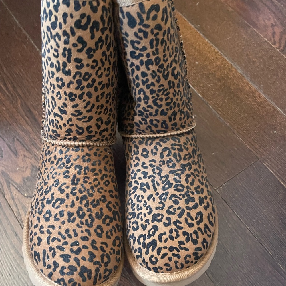 Ugg leopard boots